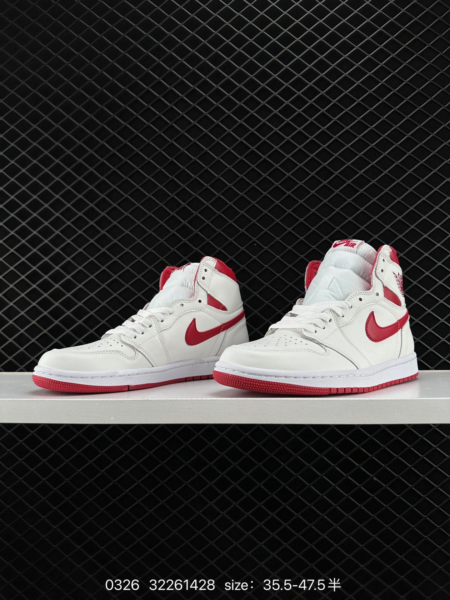 （NIKE）AIR JORDAN 1 MID